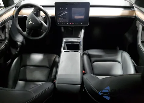 2022 Tesla Model Y from USA, damaged, VIN 7SAYGAEE5NF556261